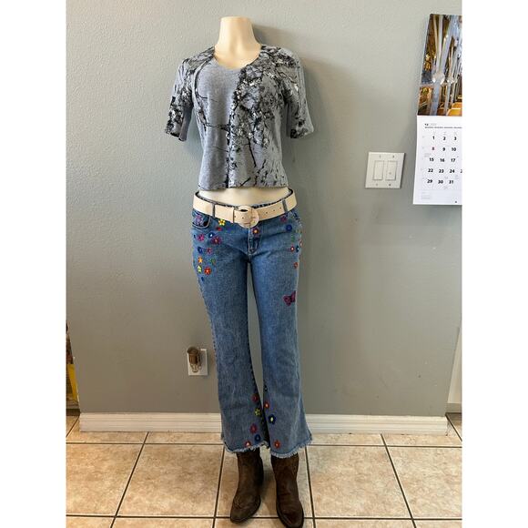 Kenneth Cole New York Grey Sequin Graphic Top – Size Medium - Picture 3 of 3